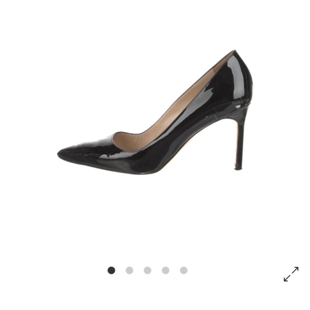 MANOLO BLAHNIK Black Patent Leather Women's Pumps
